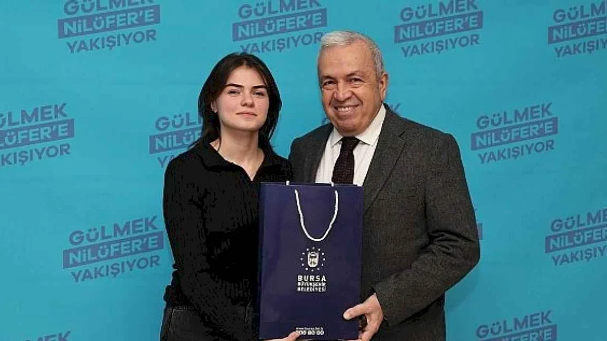 Başkan Şadi Özdemir gençleri ağırladı
