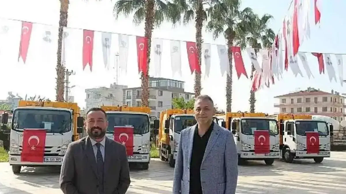 Ödemiş Belediyesi'nin temizlik filosuna 5 yeni araç eklendi