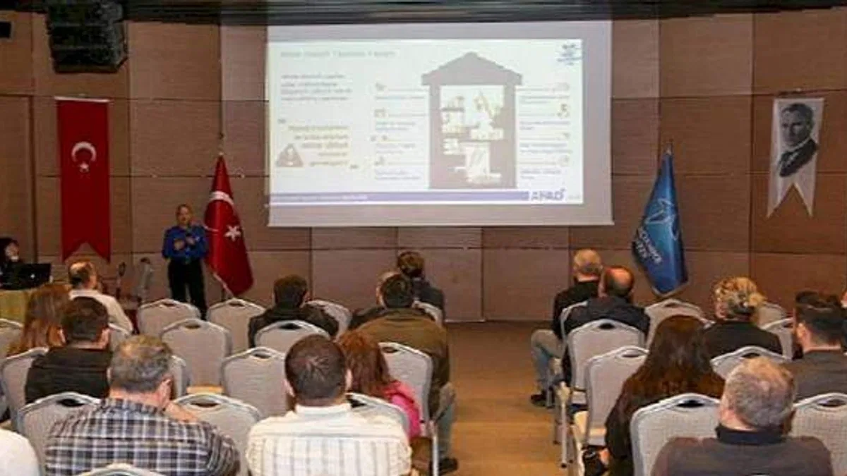 Küçükçekmece Belediyesi'nden Personele Afet Farkındalık Eğitimi