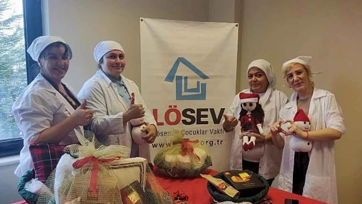 LÖSEV'in Anneleri Üretiyor, Lösemili Çocuklar İyileşiyor: Yılbaşı Sepetleriyle Umut Olun