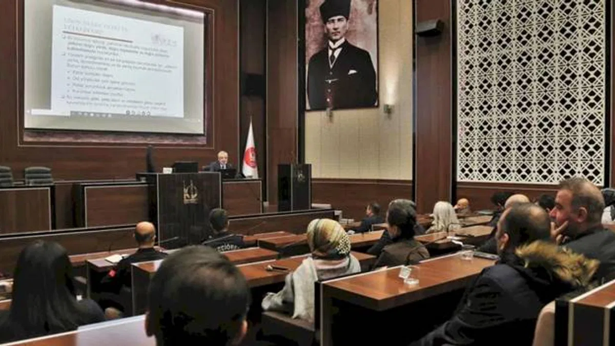 Ankara Keçiören'de yöneticilere disiplin ve yetki devri eğitimi