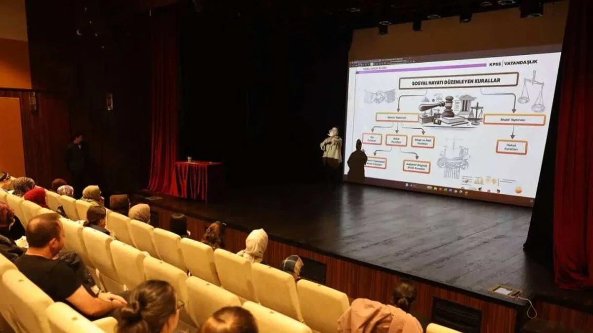 Sakarya'da KPSS ön lisans adayları sınav öncesi bilgilerini tazeledi