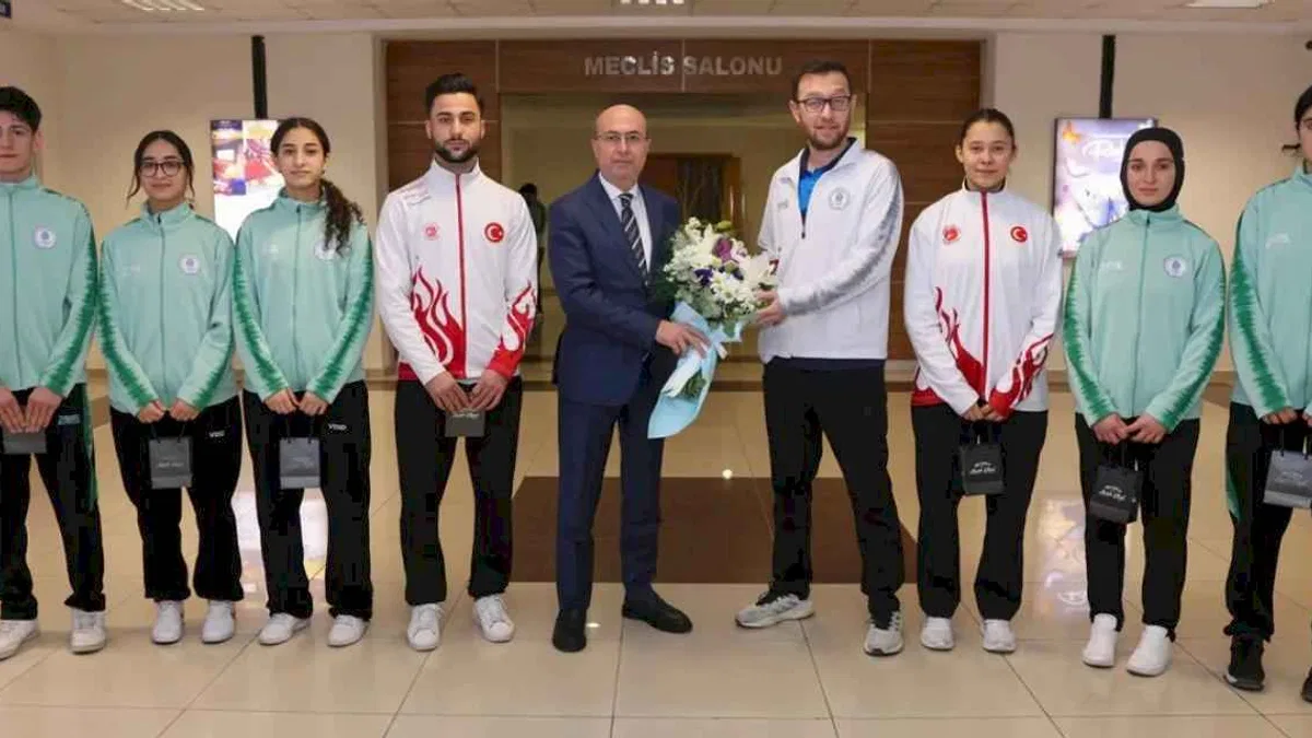 Konya Selçuklu'da başarılı sporculardan Başkan Pekyatırmacı'ya ziyaret