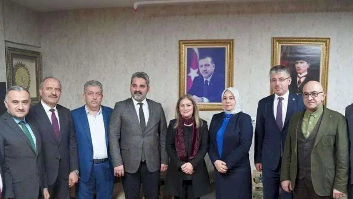 AK Parti Kayseri İl Kadın Kolları'nda bayrak değişimi