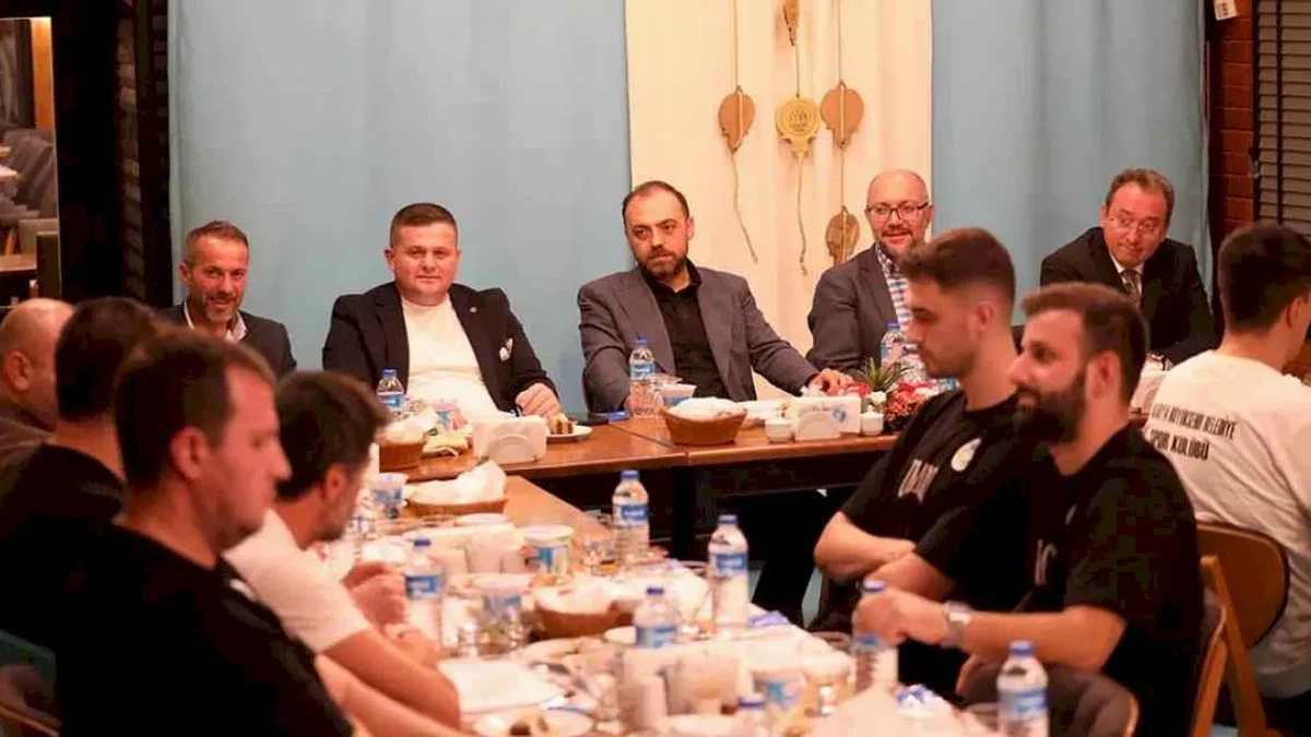 Sakarya Büyükşehir Basketbol yeni sezon öncesi kenetlendi