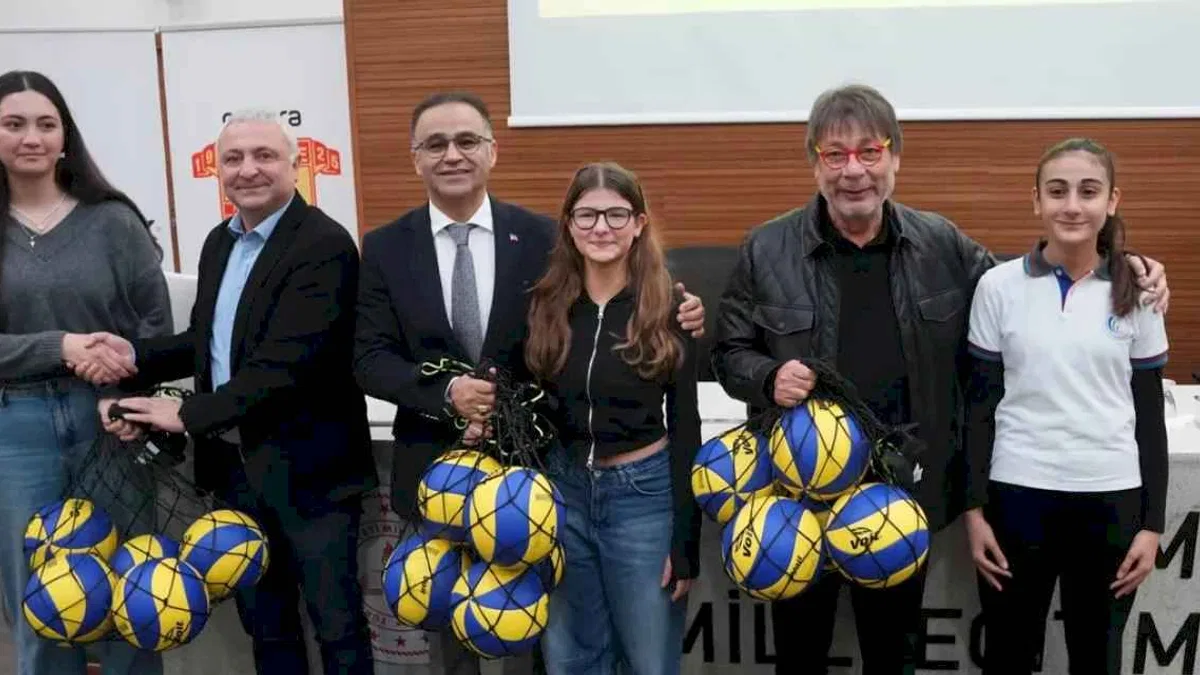 İzmirli öğrenciler sporcularla buluştu