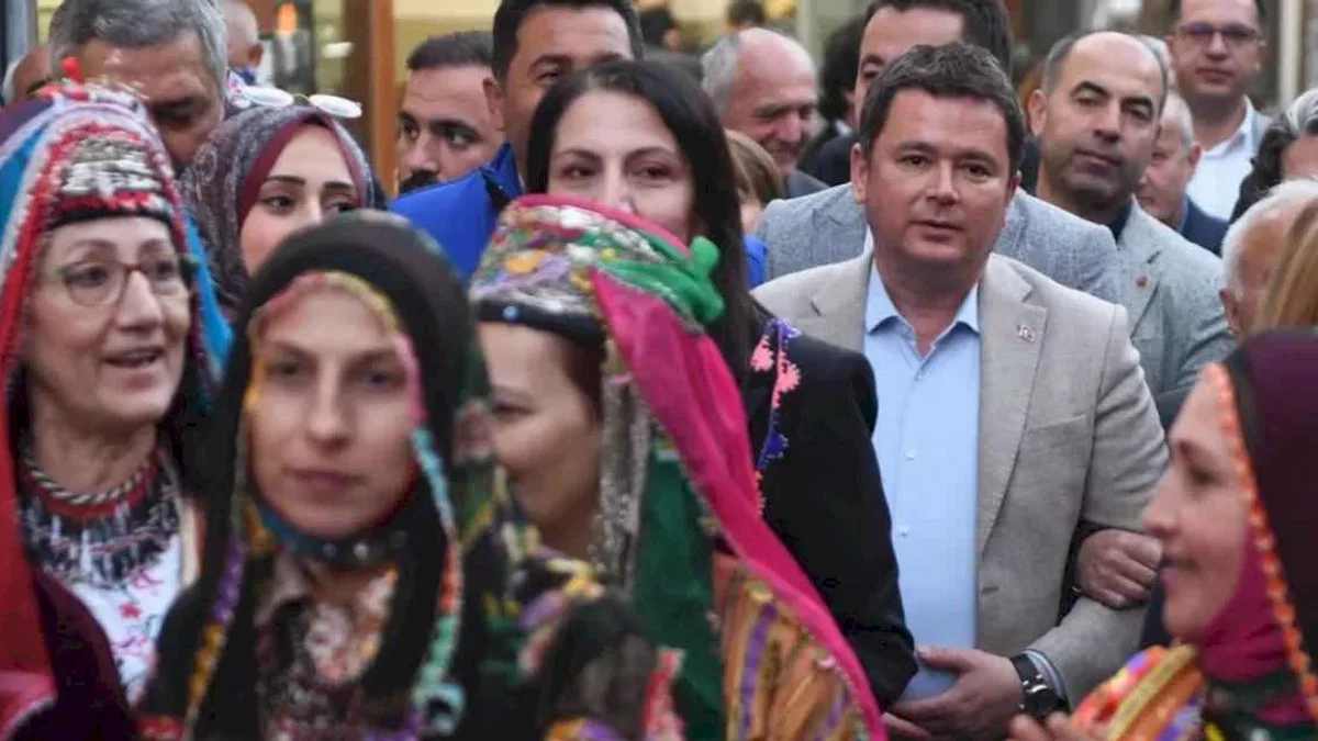 Kına gecesi geleneği Osmangazi’de yaşatıldı