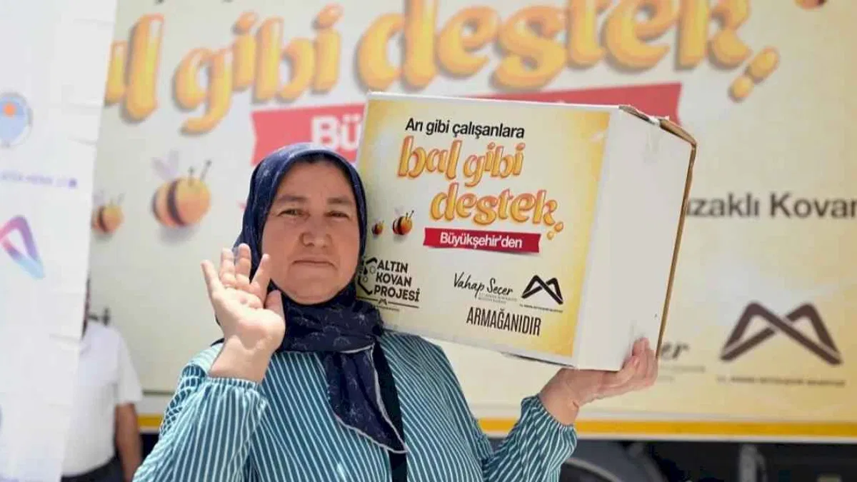 Mersin Büyükşehir’den arıcılara 'Bal gibi' destek
