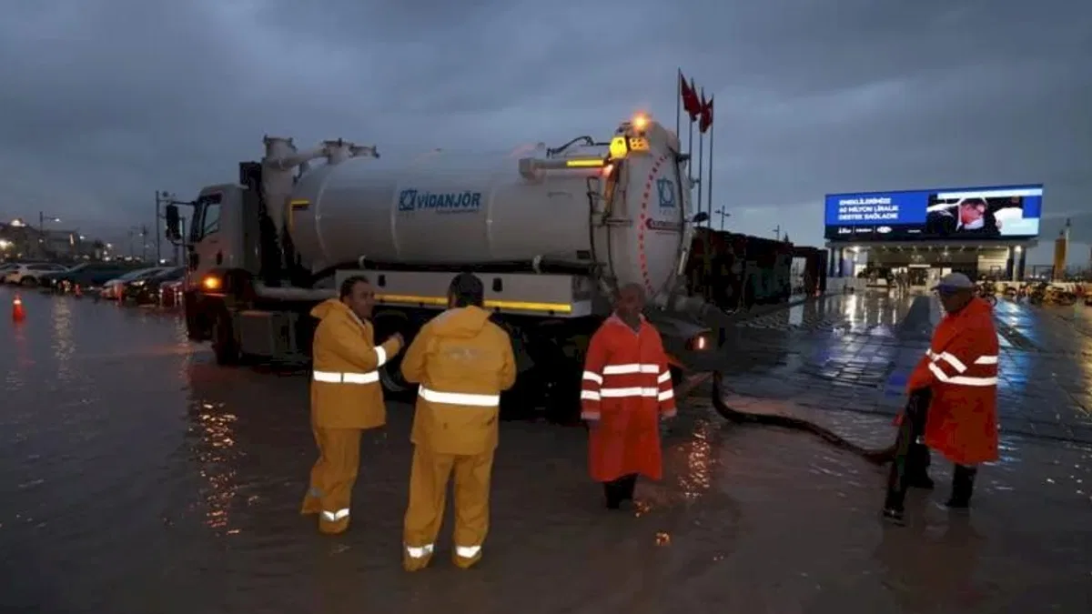 İzmir’de deniz seviyesi hareketliliğine anlık müdahale