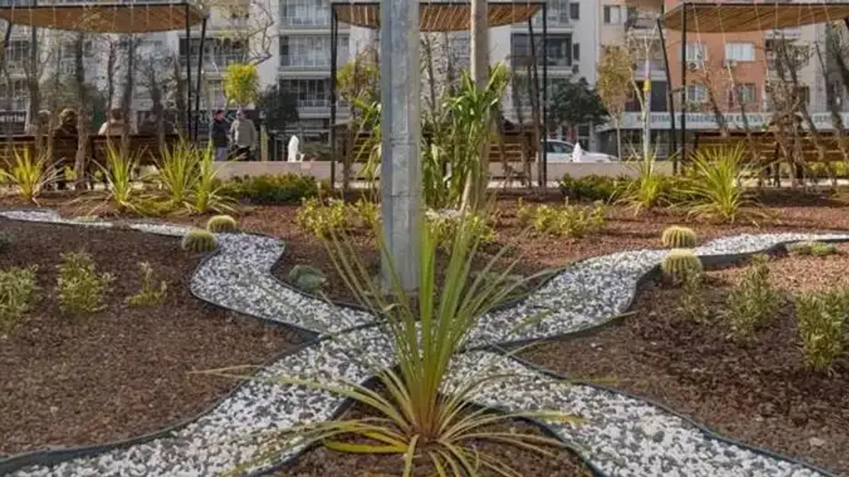 İzmir'de atıl alanlar parka dönüşüyor