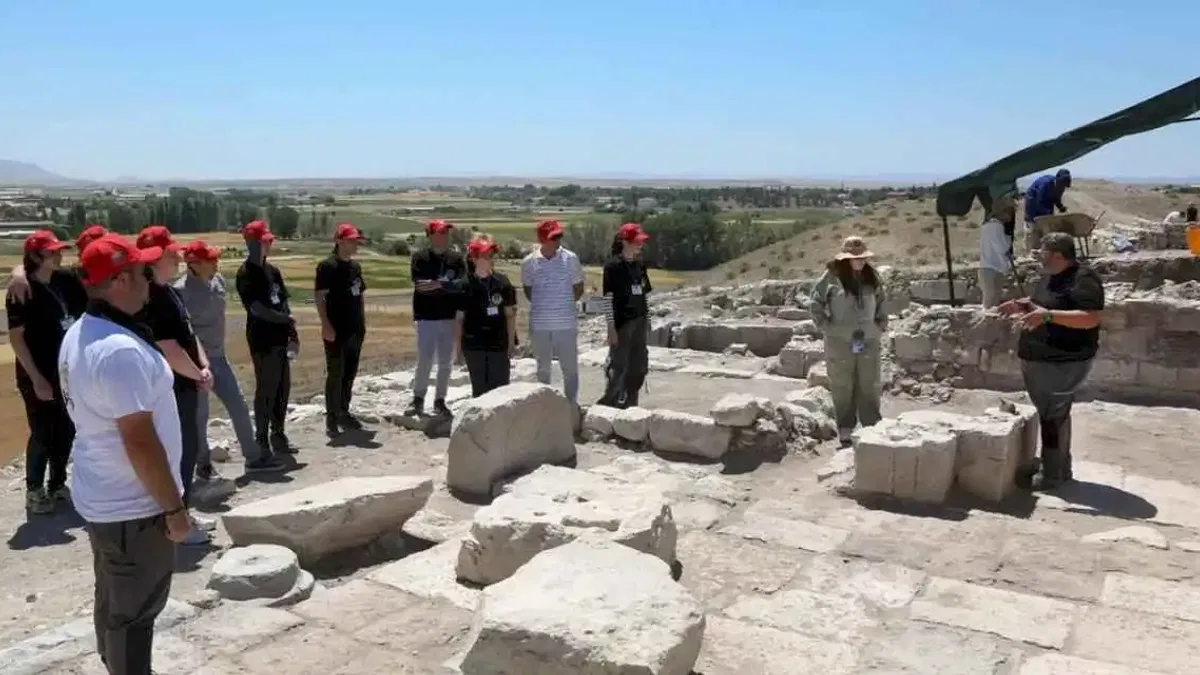 Lystra Antik Kenti’nde arkeoloji yaz kampı... Konyalı öğrenciler tarihe dokundu!