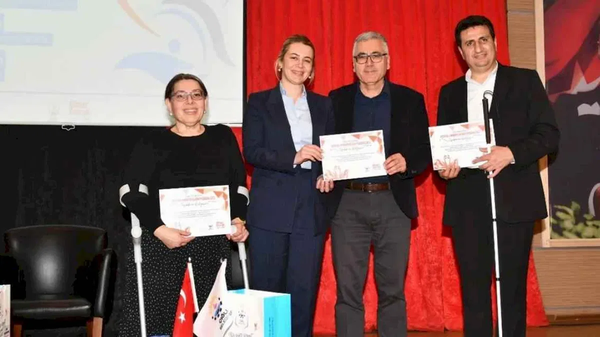 İzmir Çiğli’de “Engelsiz Yaşam Forumu” gerçekleştirildi