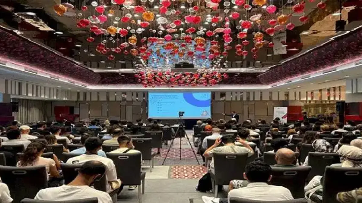 Vize seminerindeki çekilişte bir öğrenci I-20 belgesi almaya hak kazandı