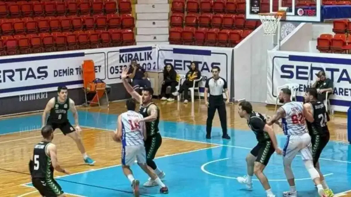 Sakarya Büyükşehir Adana potasından galip döndü