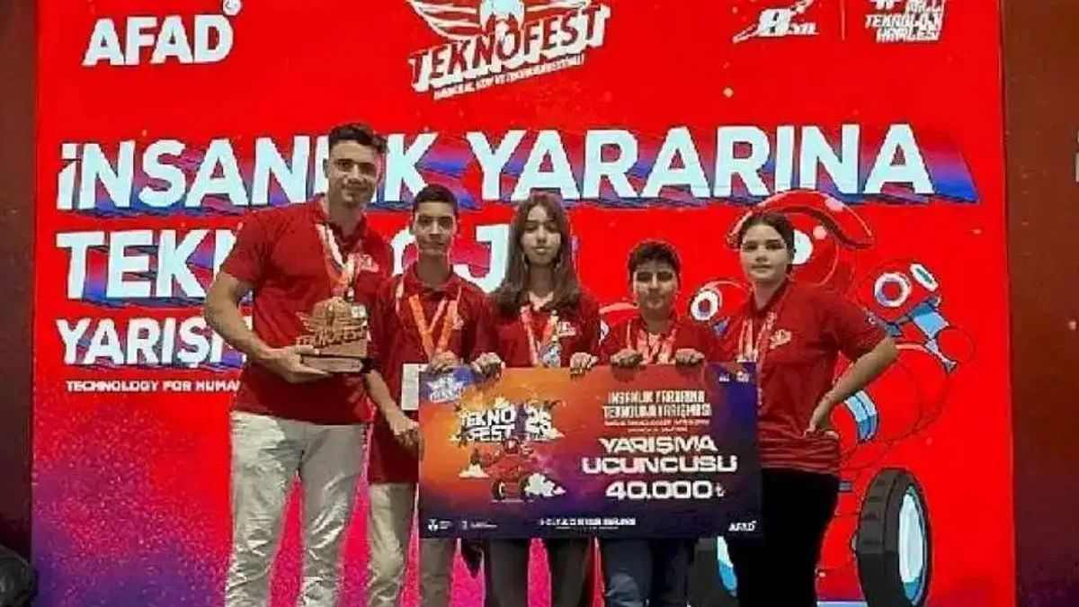 İzmirli Öğrencilerden TEKNOFEST 2025'te "ExoShoulder: Akıllı Omuz Destek Sistemi Projesi" ile Büyük Başarı