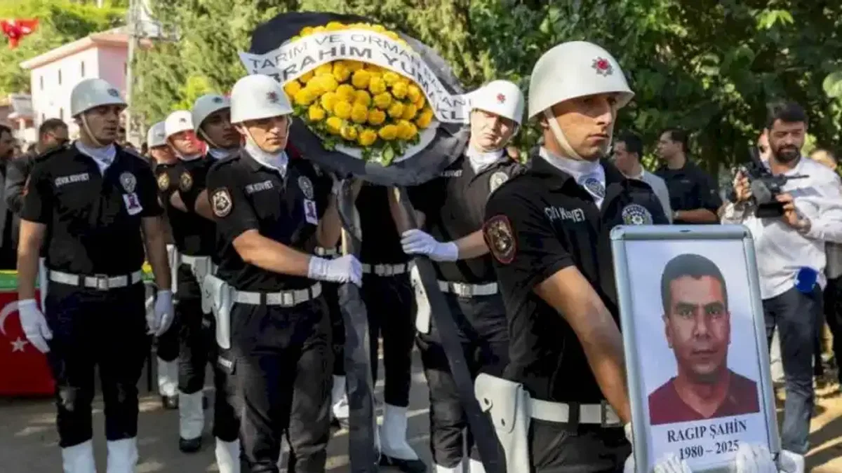 İzmir'de ormanın kahraman şehidi son yolculuğuna uğurlandı
