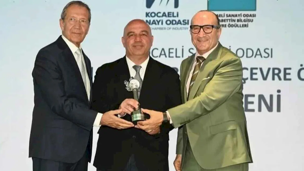 Kocaeli Büyükşehir’e 'dip çamuru'ndan çevre onuru
