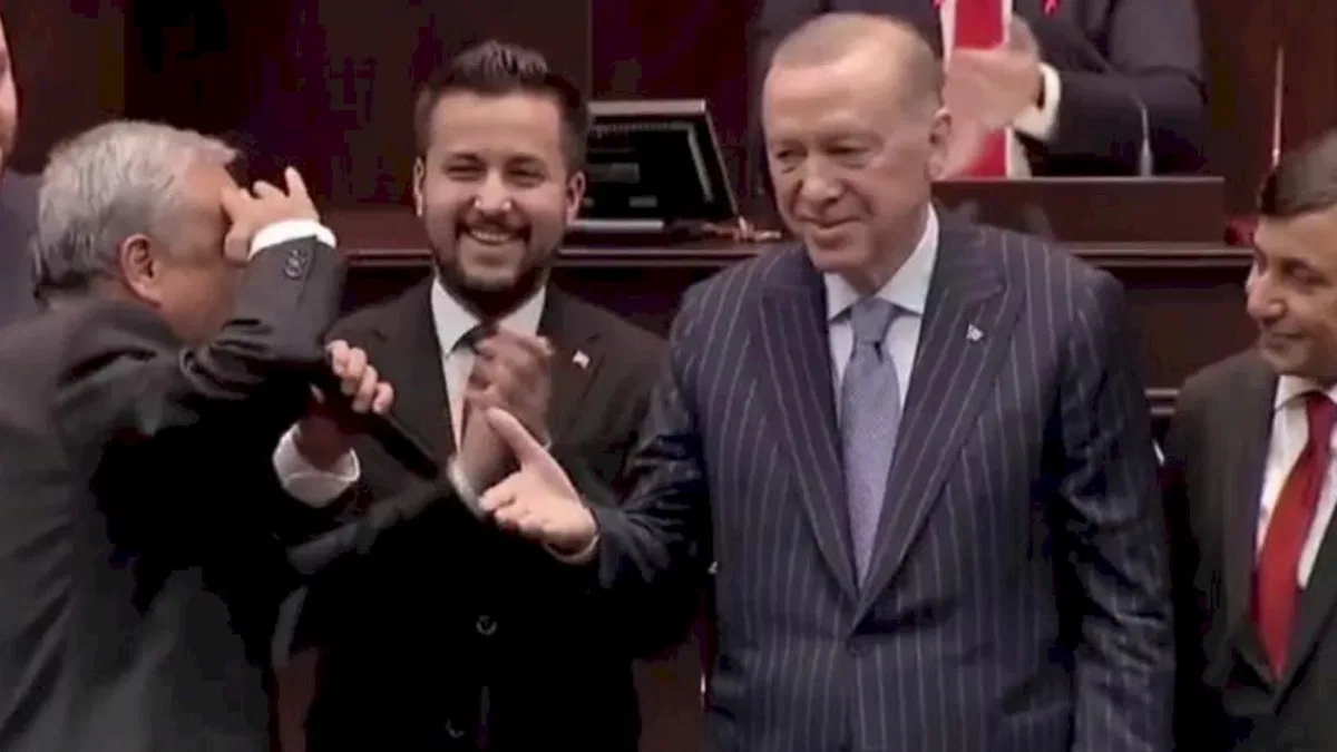TBMM'de AK Parti'nin sayısı 275'e yükseldi... Hasan Ufuk Çakır, Erdoğan'a selam durdu
