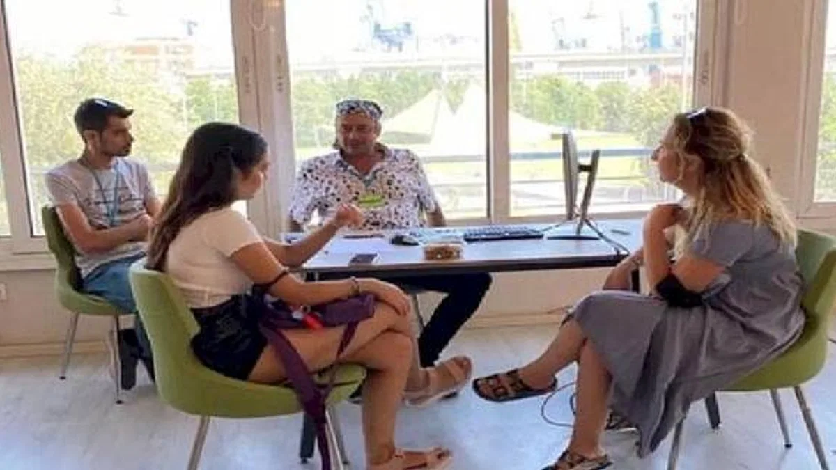 İzmir Büyükşehir, tercih zamanı da gençlerin yanında