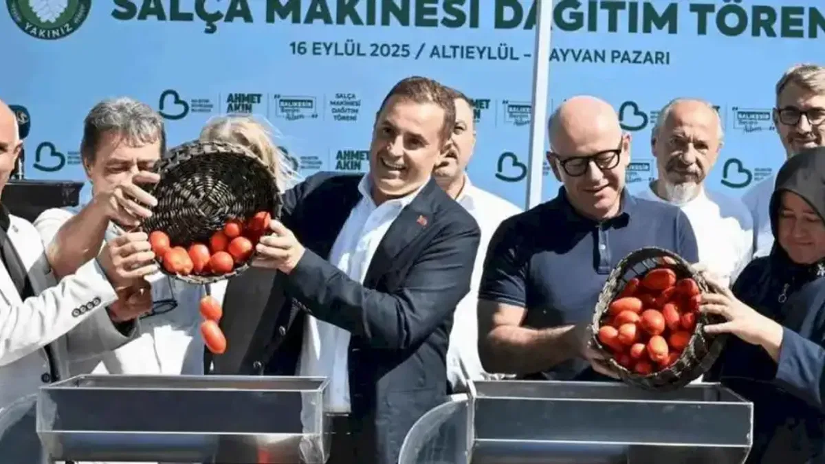 Balıkesir’de üreticiye salça makinesi desteği