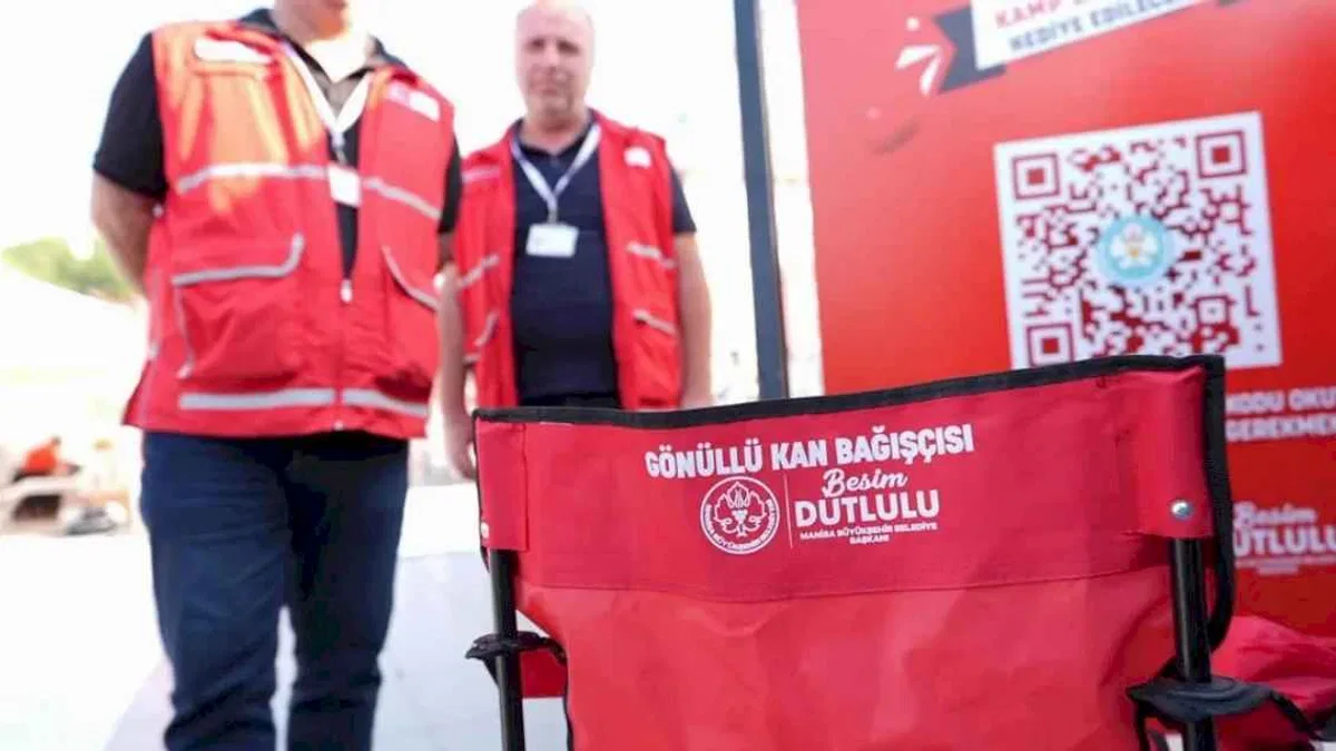 Manisa'da kamp sandalyesi hediyeli kan bağışı