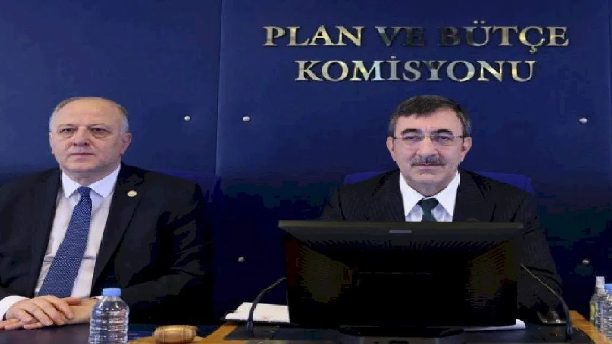 Dev yapılandırma komisyonda görüşülüyor... EYT teklifi, Perşembe günü görüşülecek