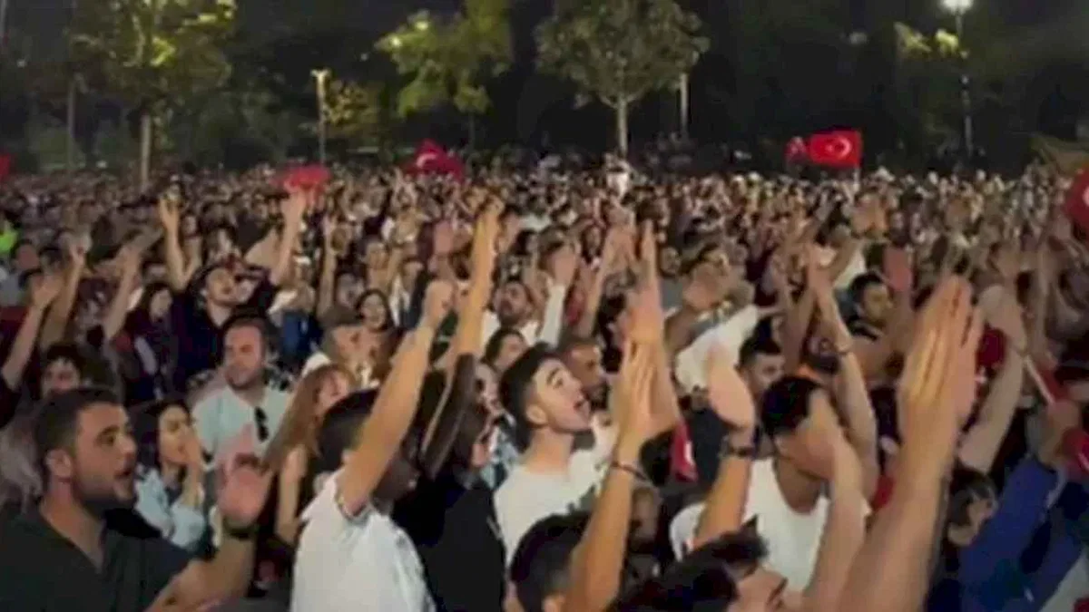 Bursa’da 12 Dev Adam’a dev ekran desteği