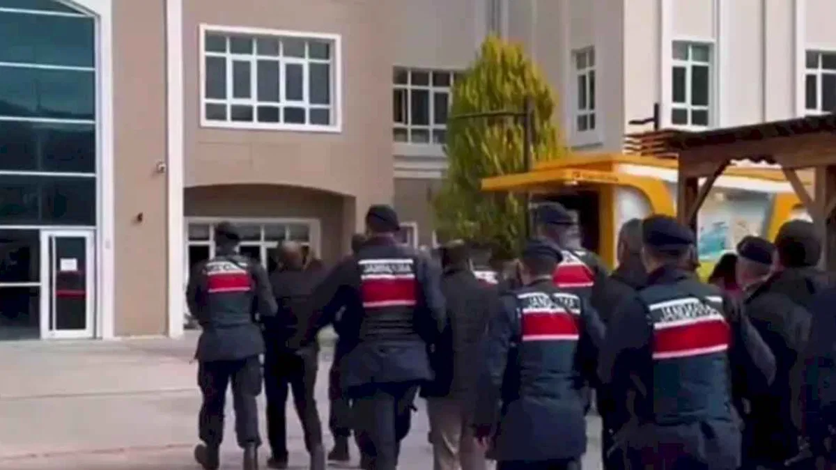 22 ilde Jandarma 'Kıskaç'ına 24 tutuklama!