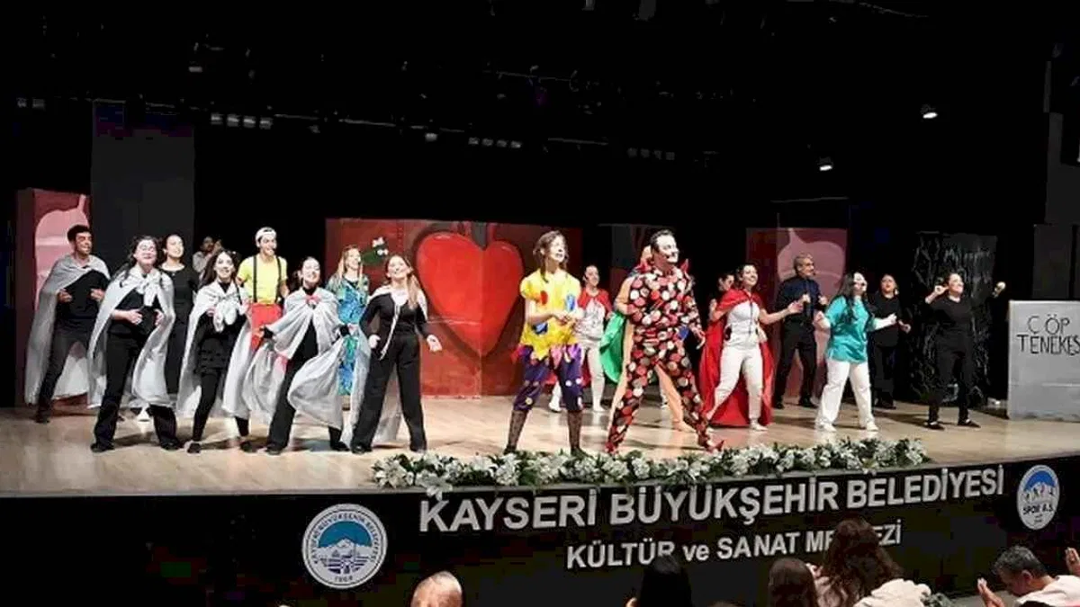 Kayseri Büyükşehir'den müzikal oyunu