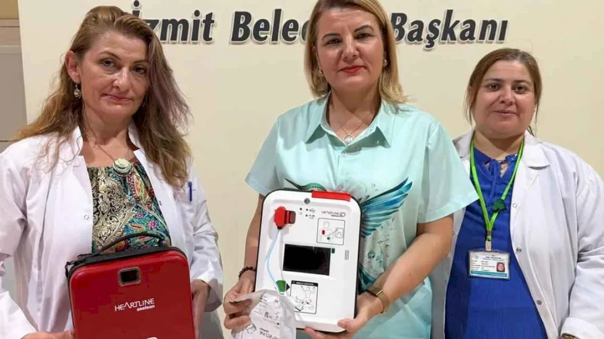 Volkan Konak'ın kaybı farkındalık oluşturdu... Kalp krizi için İzmit'e elektroşok cihazları kuruldu