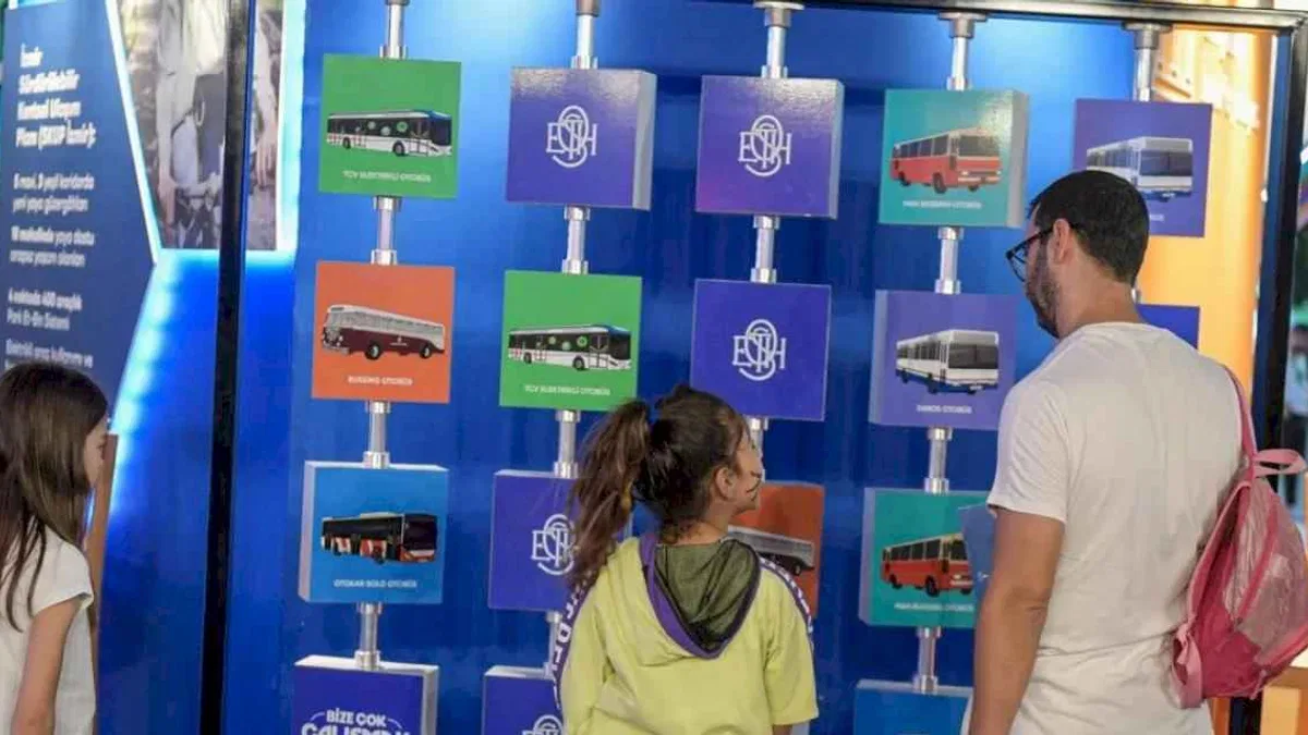İzmir'de Belediye Sokağı’nda nostaljik yolculuk