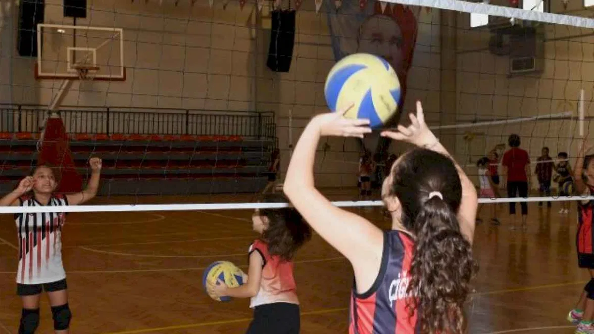 İzmir Çiğli'de 'Yaz Spor' heyecanı