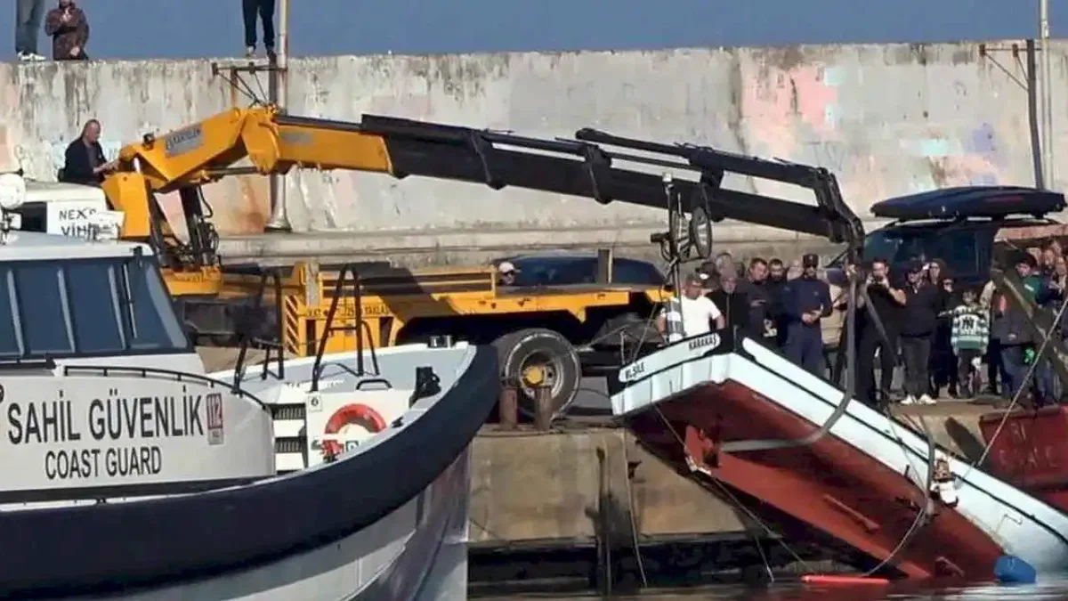 İstanbul Şile'deki deniz kazasında batan tekne çıkarıldı... Balıkçıdan halen haber yok!