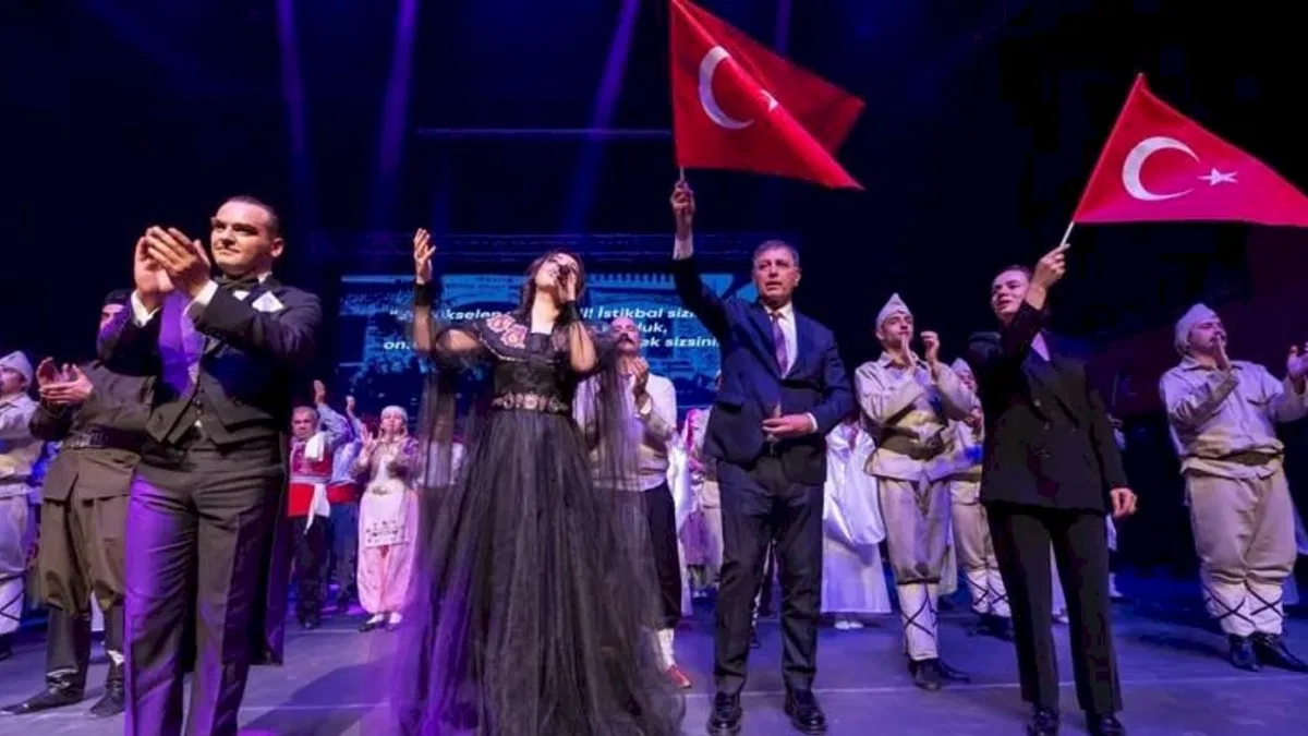 İzmir'de Çanakkale ruhu 'Uyan Memet' ile sahneye taşındı