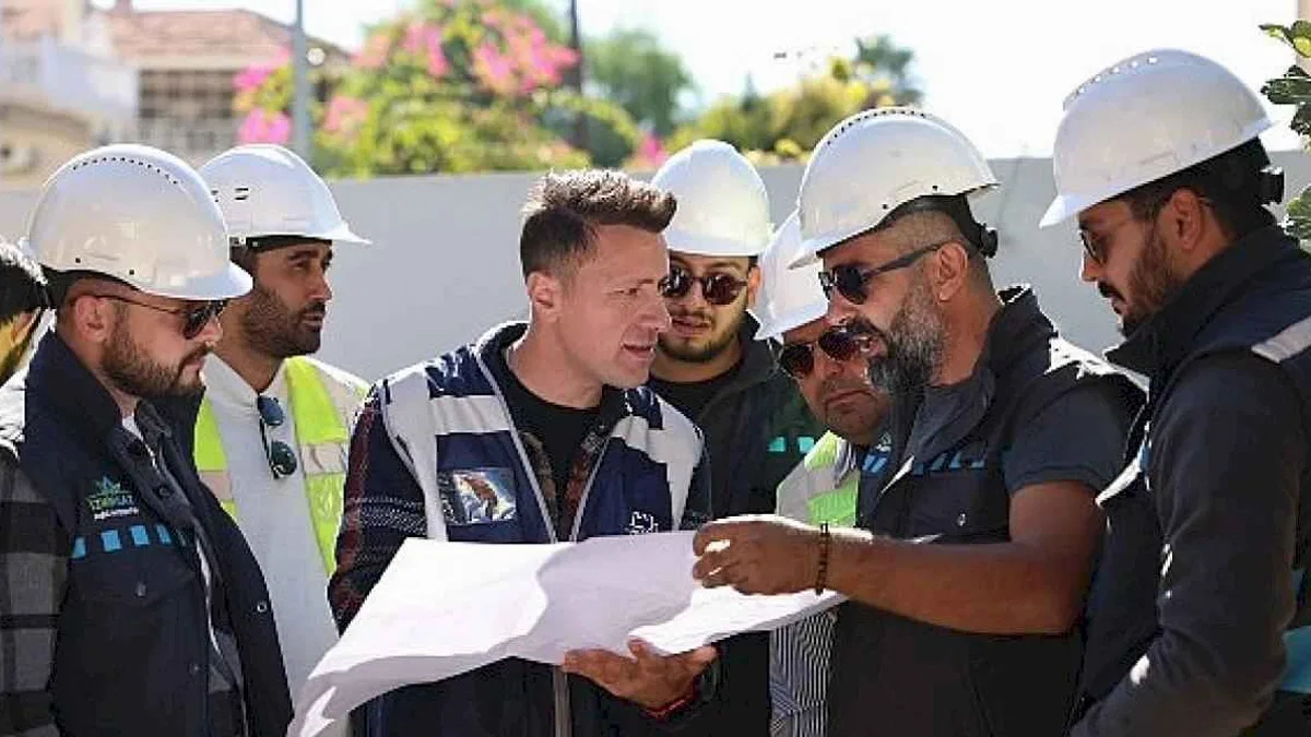 Çeşme'de doğal gaz çalışmalarında ilk kazma vuruldu!