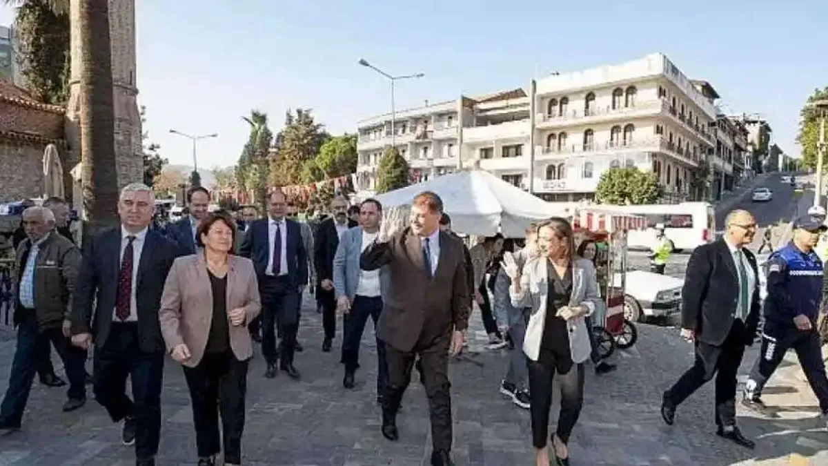 Başkan Tugay'dan Selçuk turu "Efes Selçuk tarihine geçecek en güzel dönemlerden biri olacak"
