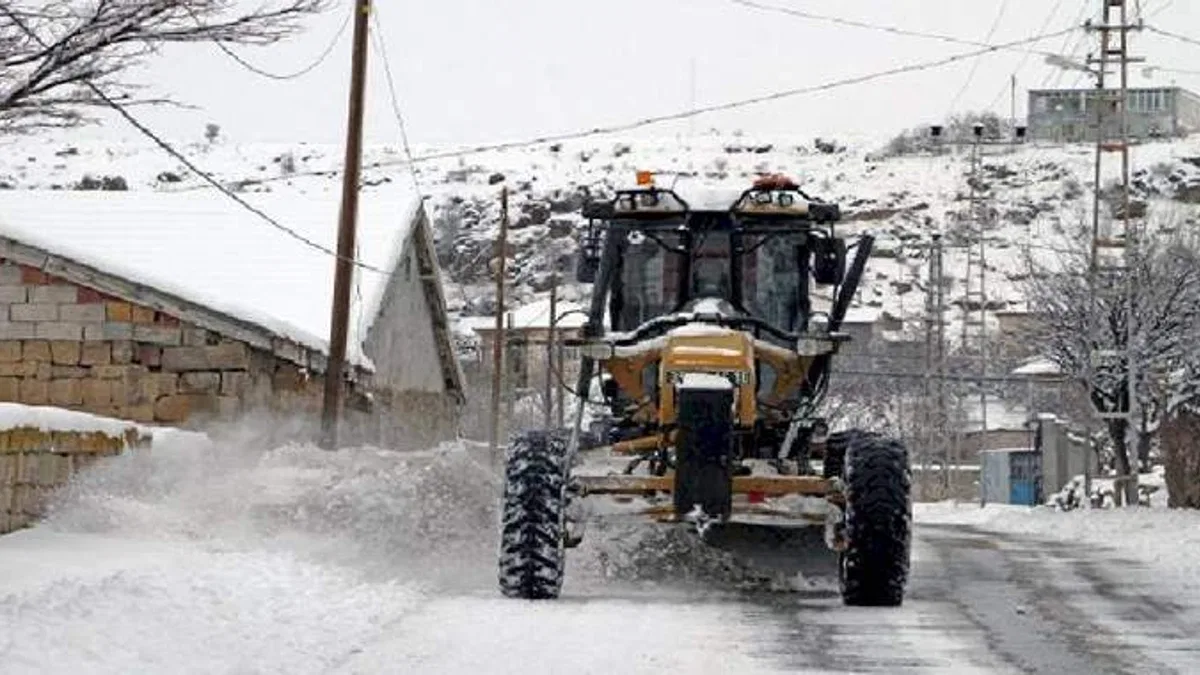 Kayseri Talas'ta kar çalışmaları tam gaz