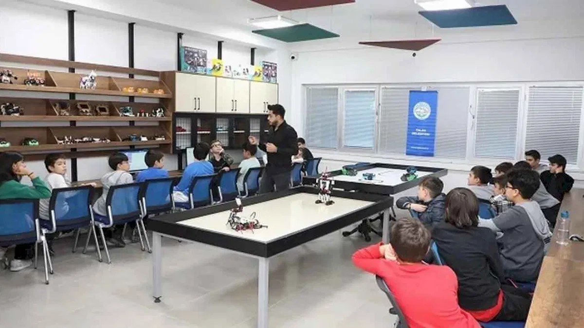 Kayseri Talas'ta gençlerin gözdesi inovasyon merkezi