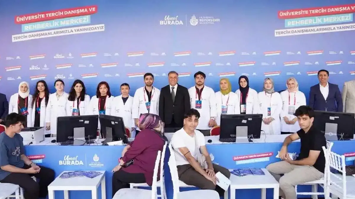 İBB, üniversite tercihlerinde gençlerin yanında