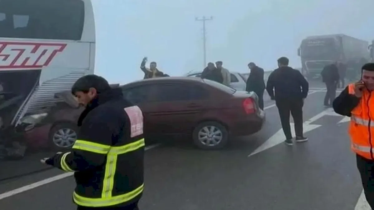 Sivas–Kayseri Karayolu’nda yoğun sis zincirleme kazaya yol açtı