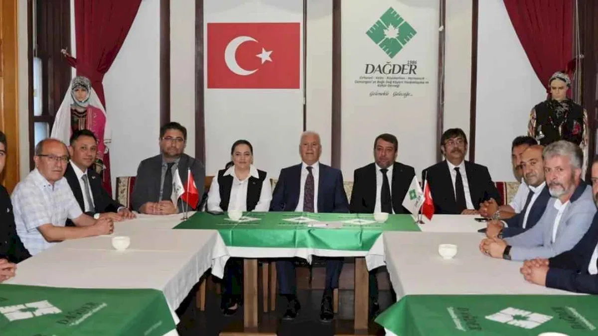 Bursa'da Başkan Bozbey'den gençlere güvence