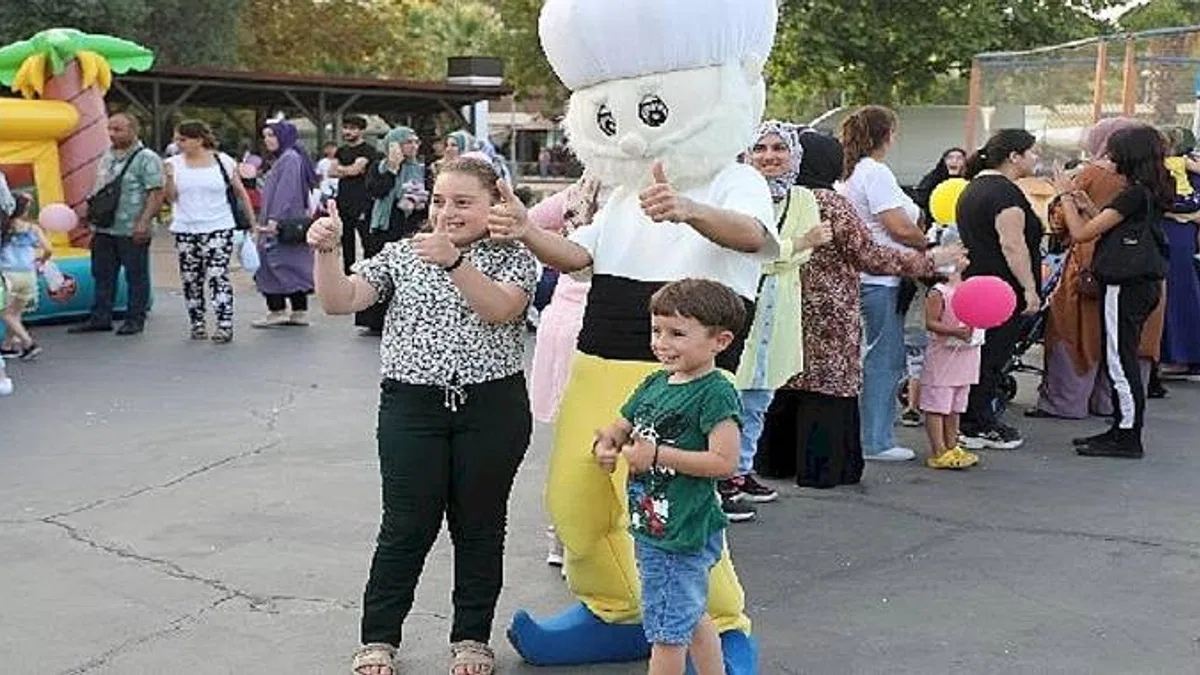 Büyükşehir'in sokak şenlikleriyle doyasıya eğlence