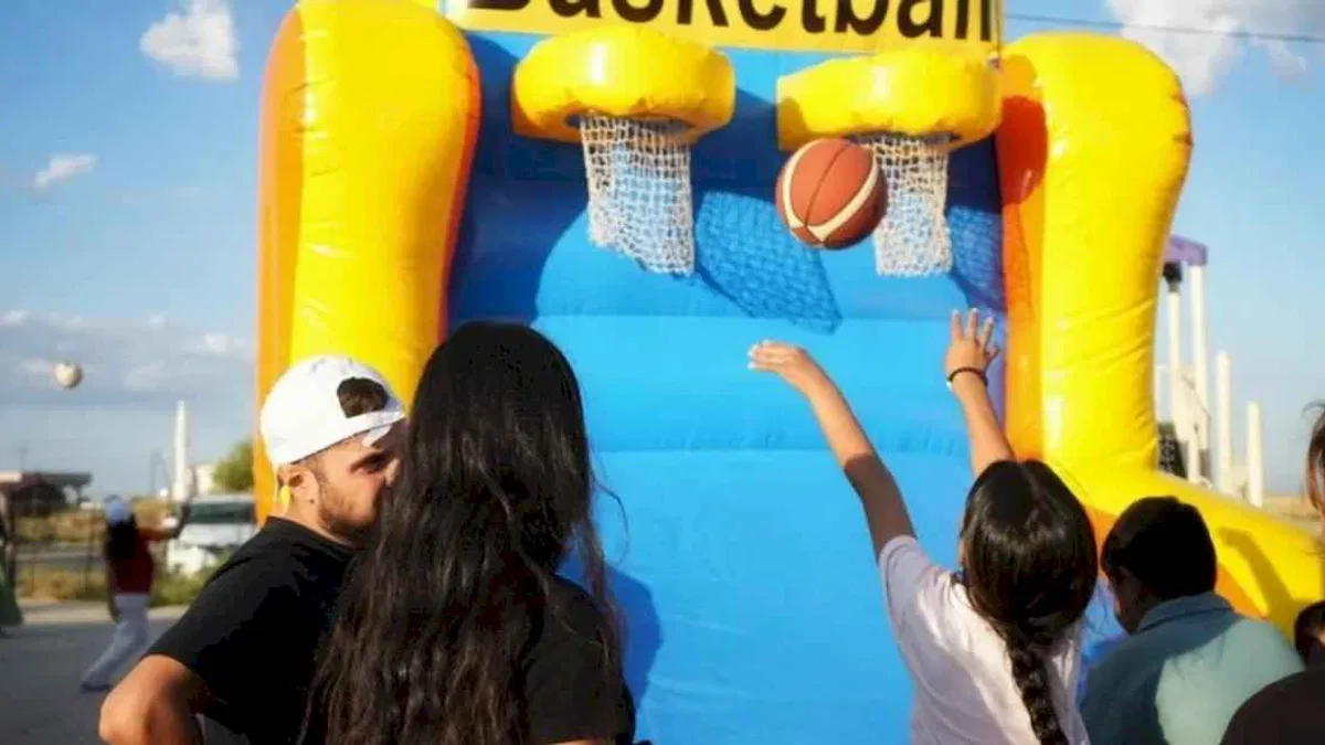 Diyarbakır Baykara'da Çocuk Şenliği