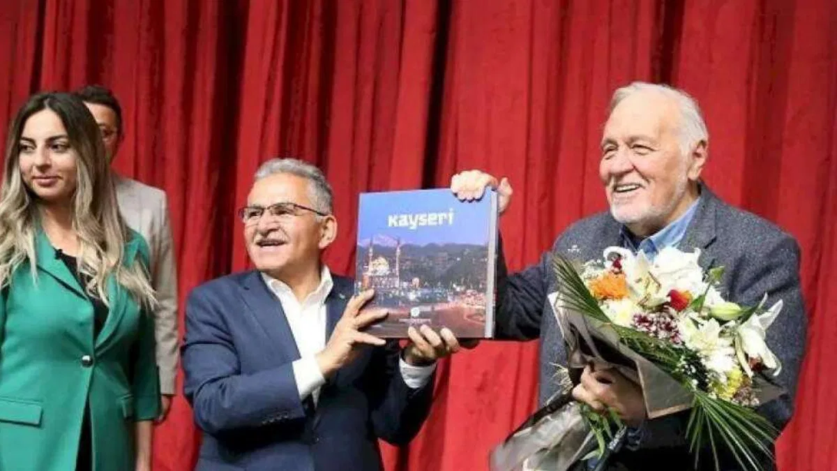 Prof. Dr. İlber Ortaylı'ya Kayseri'de büyük ilgi