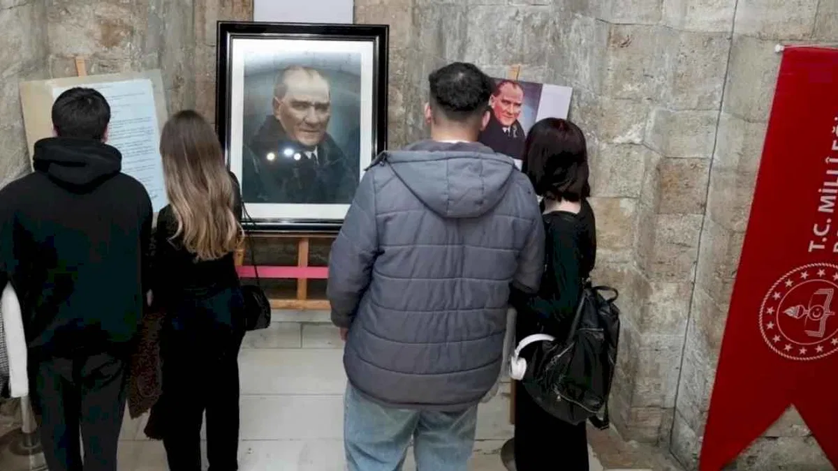 Tarihi portre yoğun ilgi görüyor