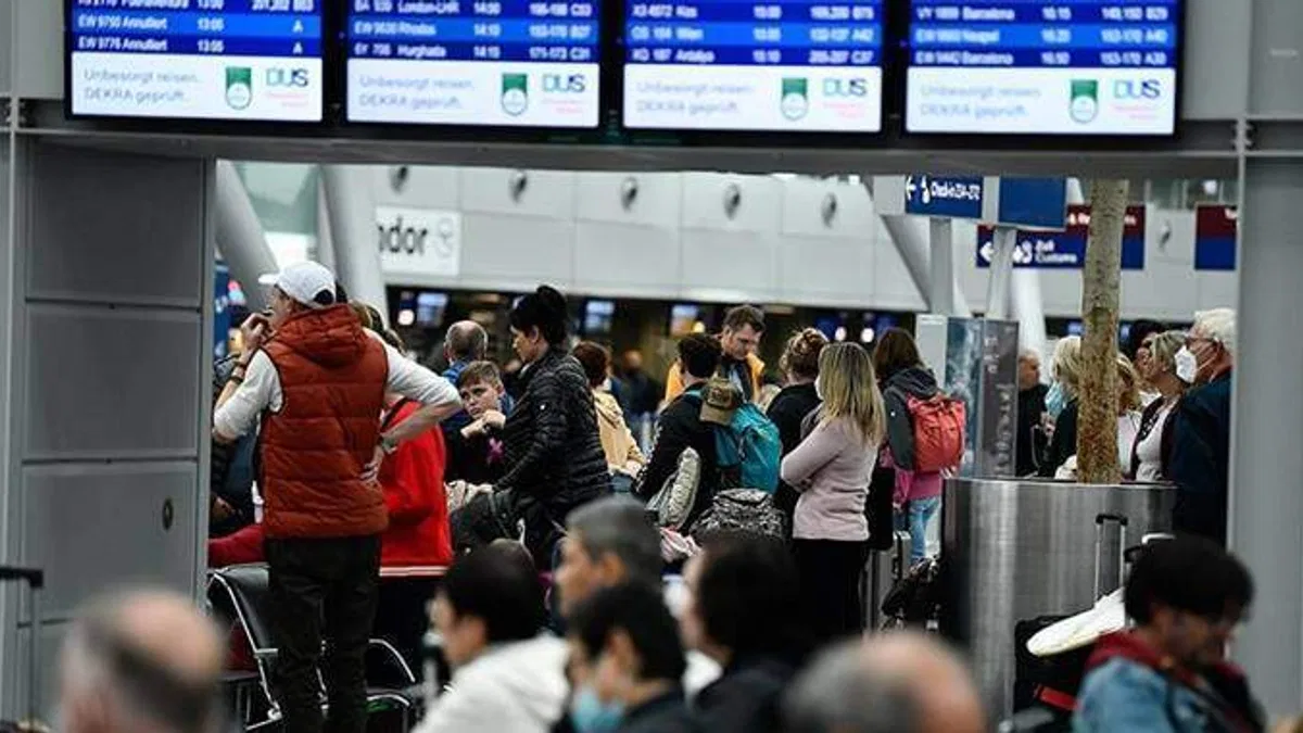 Almanya'da pilotların grevi nedeniyle çok sayıda uçuş iptal edildi