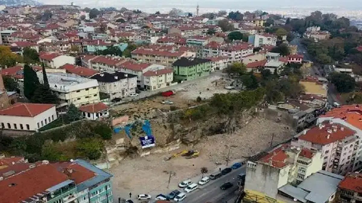 1326 Bursa’sı Hisar’da ortaya çıkıyor