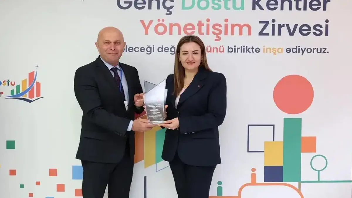 Antalya’ya ‘Genç Dostu Kent’ ödülü