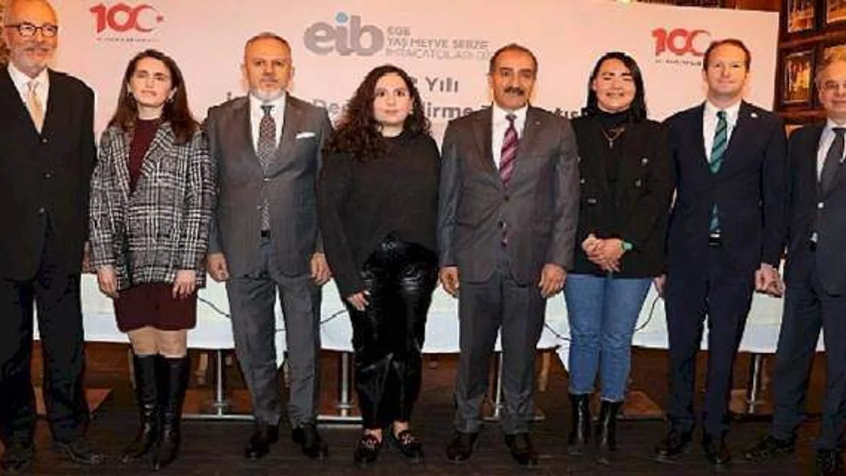 Egeli yaş meyve sebze ve mamulleri ihracatçıları Cumhuriyetin 100. Yılında 1 milyar 400 milyon dolar ihracat hedefi koydu