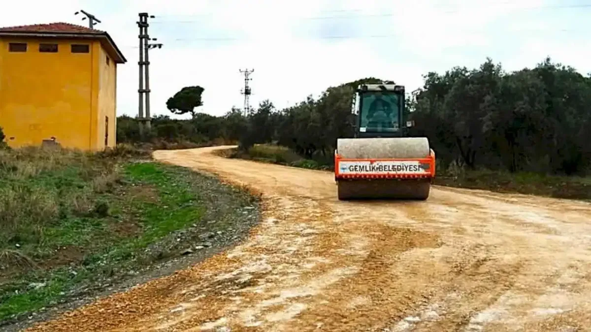 Bursa Gemlik'te arazi yolları açılıyor